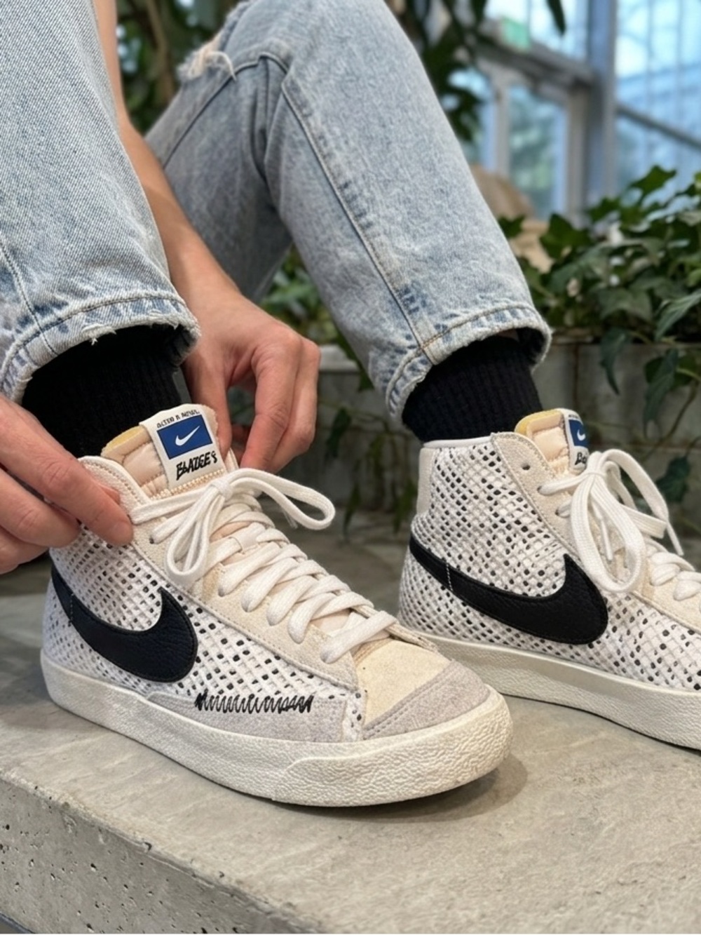 Nike Blazer Mid 77 SE Alter Reveal White Black Sneakers DO7131-100 Size 4.5Y/W6